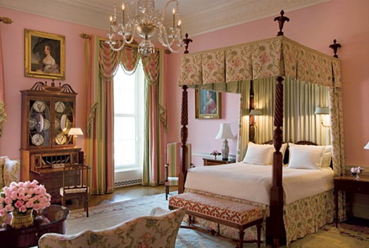 queens-bedroom-2008-ne