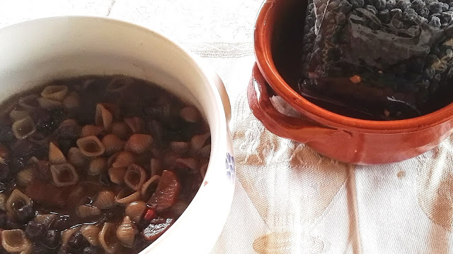 ceci neri di Tolve, origine e proprietà del cece nero, ricetta di pasta con ceci neri di Tolve