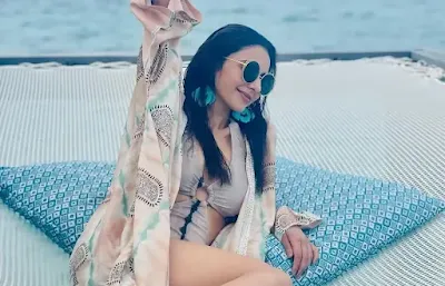 Sexy rakul