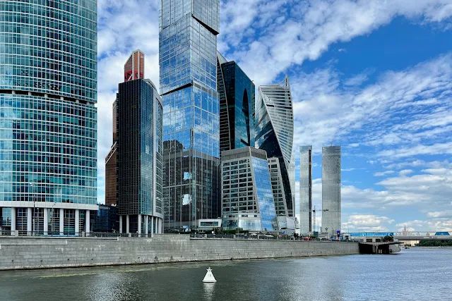 Москва-река, Пресненская набережная, Москва-Сити, строящийся жилой комплекс Capital Towers