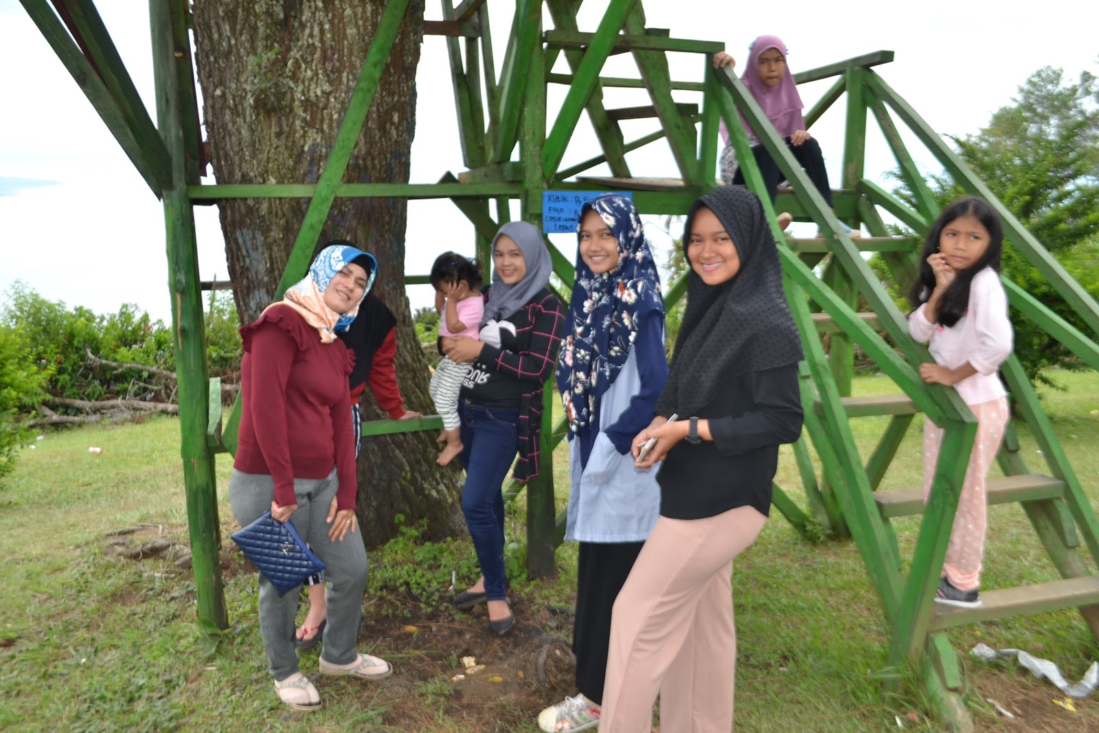 Rumah Pohon Bukit Indah Simarjarunjung ~ Dangstars™