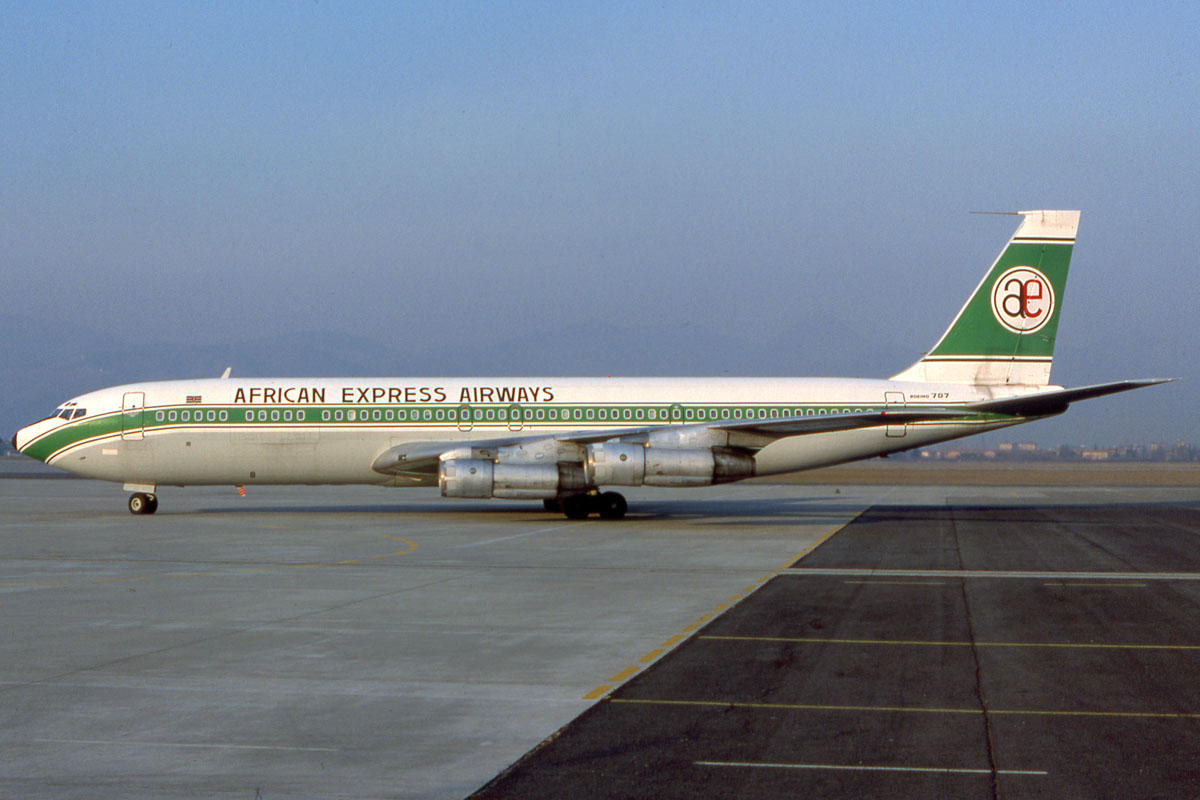 PlaneSpotters Slide-Collections: African Express Airways B707 5Y-AXC