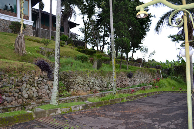 Villa di sekitar Kawah Putih 