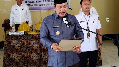 Bupati Tolitoli Hi.Amran.Hi Yahya Melantik Penjabat Kepala Desa Sambujan