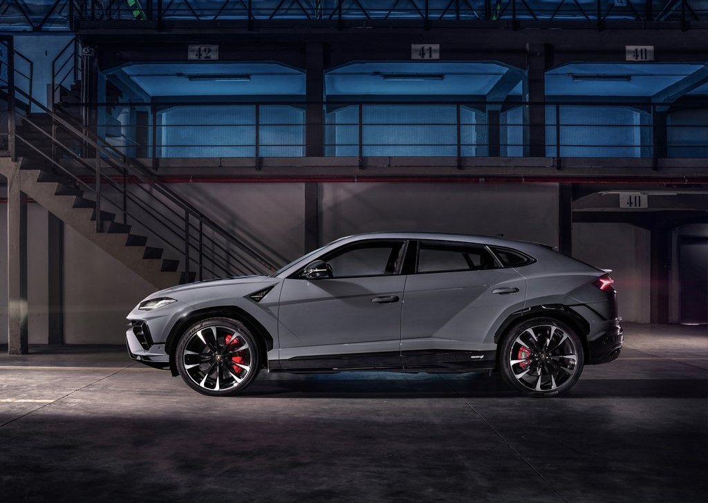 2023 Lamborghini Urus S