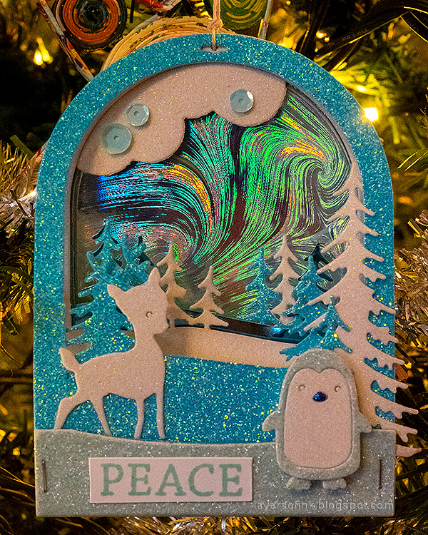 Layers of ink - Scenic Winter Ornaments Tutorial by Anna-Karin Evaldsson.