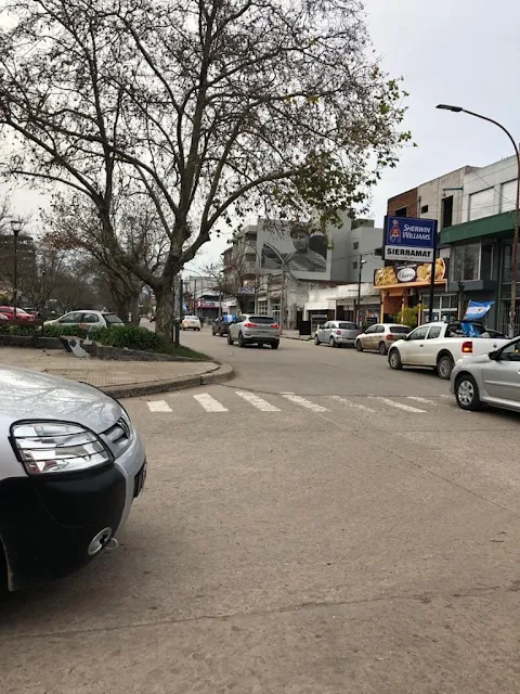 Varias cuadras de vehículos se manifestaron por las calles de Balcarce.