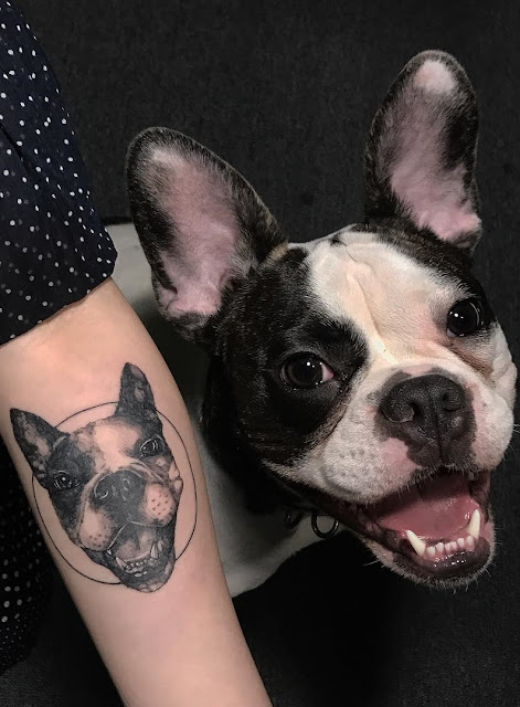 tatuagens femininas de cachorros