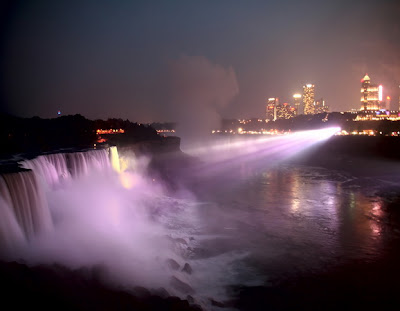 The-Niagara-Falls-Ontario-Canada-and-New-York-United-States