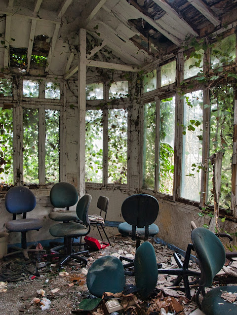 jiemve, urbex, véranda d'une maison abandonnée