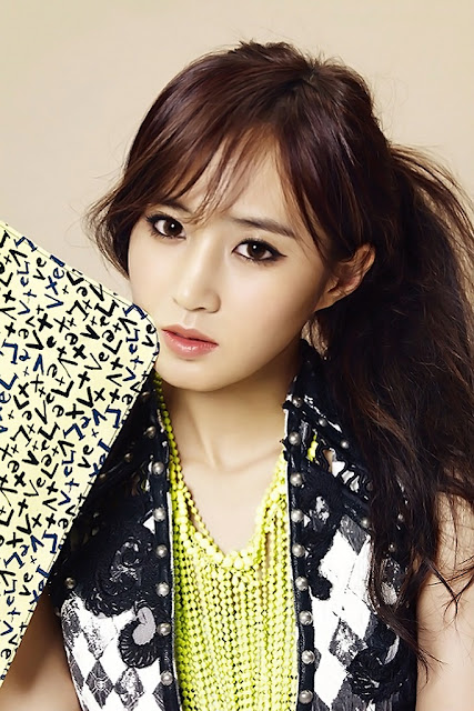 SNSD Yuri (유리; ユリ) High Cut March 2013 18