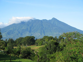 Foto Gunung Salak Tertabrak Sukhoi | Galeri Info Unik