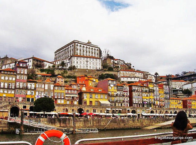 Cais da Ribeira no Porto em Portugal