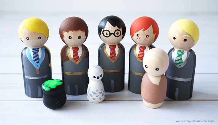 Create your own Harry Potter character peg dolls to play with, collect, or give as gifts!