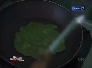 Panckage Daun Pepaya. Proses pembuatan pancake daun pepaya ini pun cukup sederhana