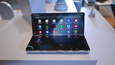 Samsung Galaxy Z Fold 5