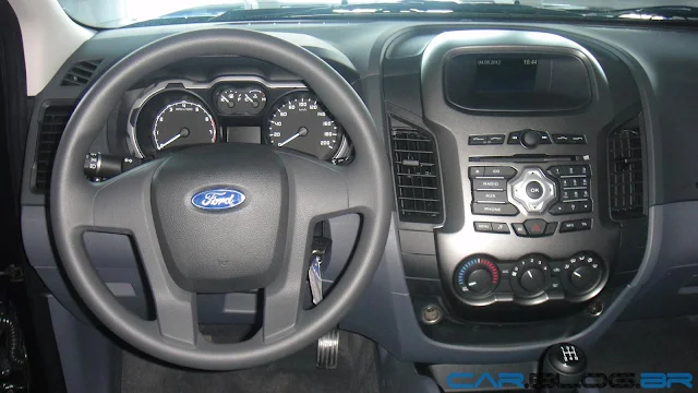 Nova Ford Ranger XLS Cabine Dupla 2.5 Flex 2013 - interior