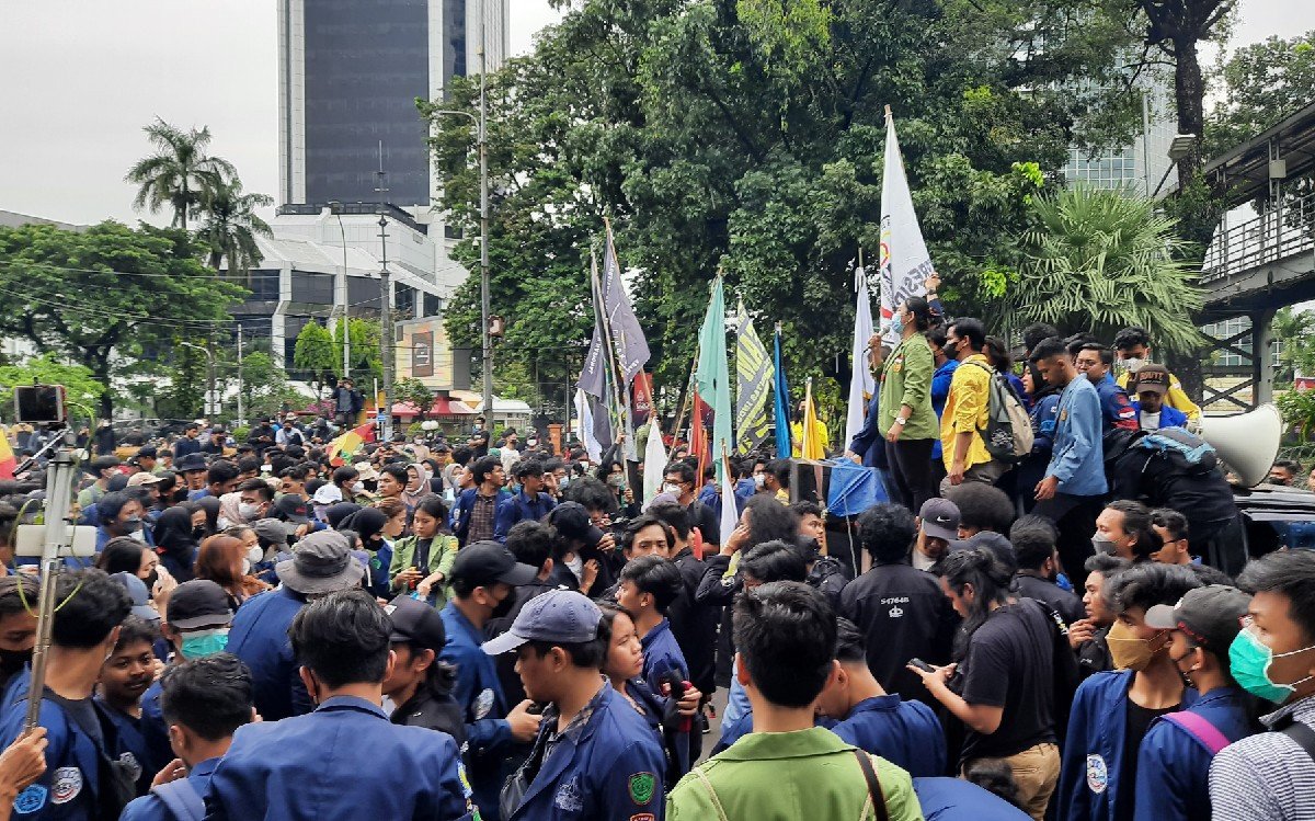 Rombongan Demo Mahasiswa Datang, Pak Jokowi ke Luar Kota, Wapres ke Mana?