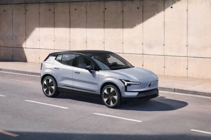 Volvo EX30 2023