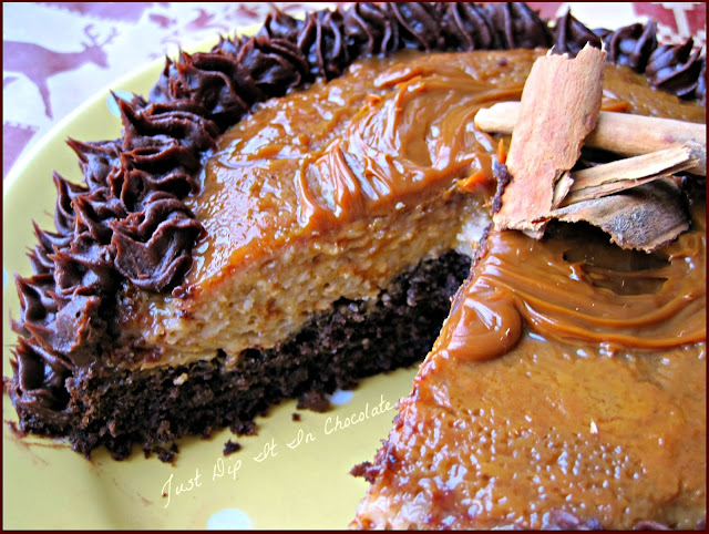 Holiday Chocolate Flan Recipe, a perfect combination of 2 favorites, chocolate cake and flan. Easy to make and with a pretty presentation! #flan #chocolatecake #holiday