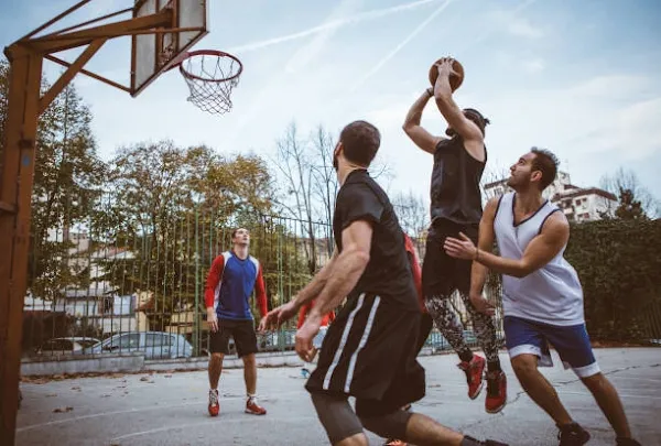 Jumlah pemain dalam bola basket