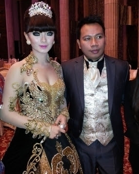 Model Kebaya Zaskia Gotik Terbaru