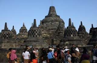 "Wisata Candi Borobudur"