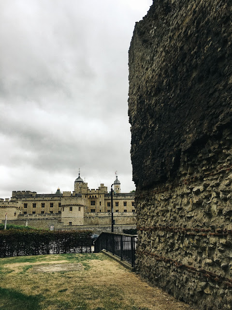 ロンドン・ウォール（London Wall）とロンドン塔（Tower of London）