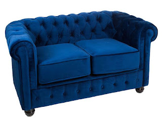 sofa bajo tapizado azul fuerte