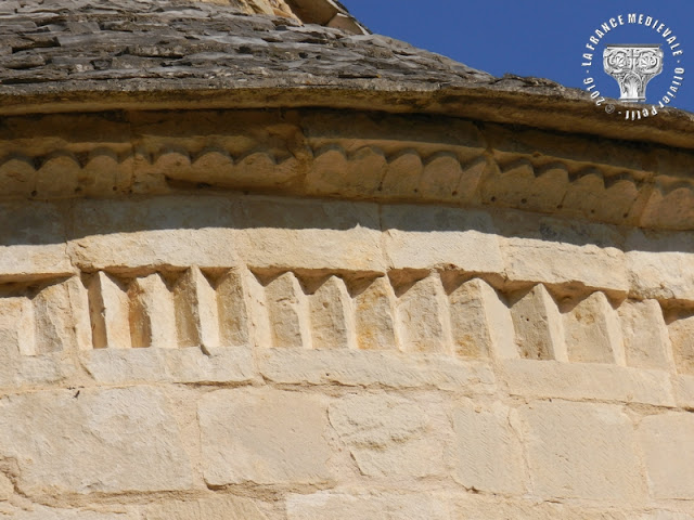 SABRAN (30) - Chapelle romane Saint-Julien-de-Pistrin (XIIe siècle)