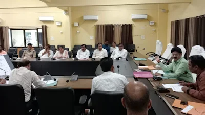 सीडीओ की अध्यक्षता में उद्योग बंधु की समीक्षा बैठक कलेक्ट्रेट सभागार में संपन्न