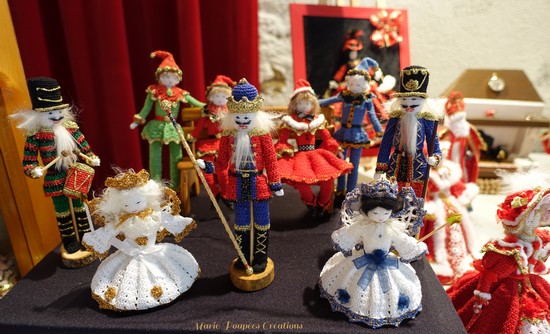 Poupées et figurines de Noël