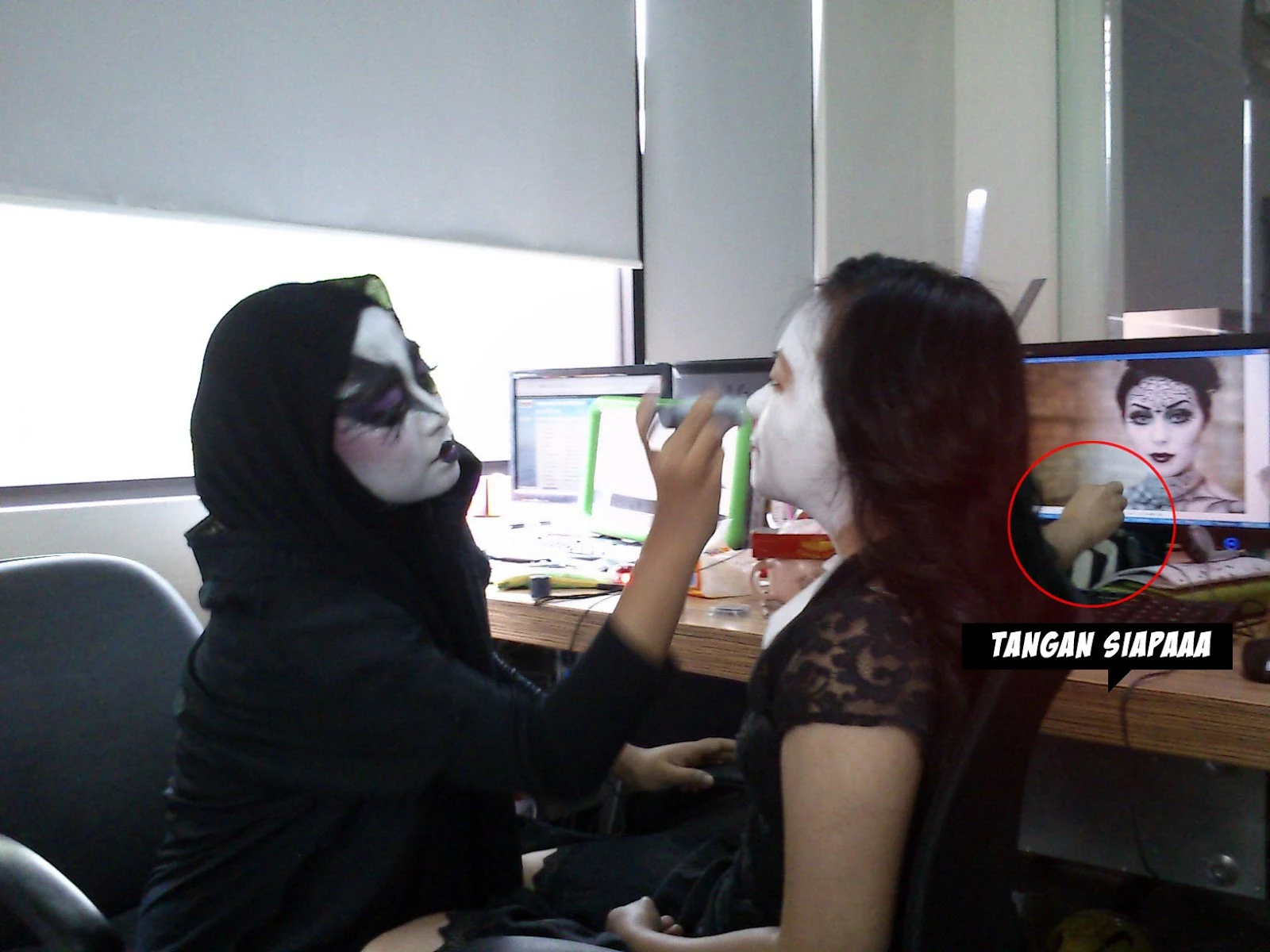 Ini Vindy Yang Ajaib Halloween Make Up Party