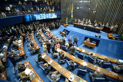 Impeachment é aprovado no Senado e Dilma é cassada