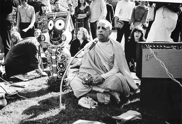 Prabhupada Chants on Hippy Hill, San Francisco, USA