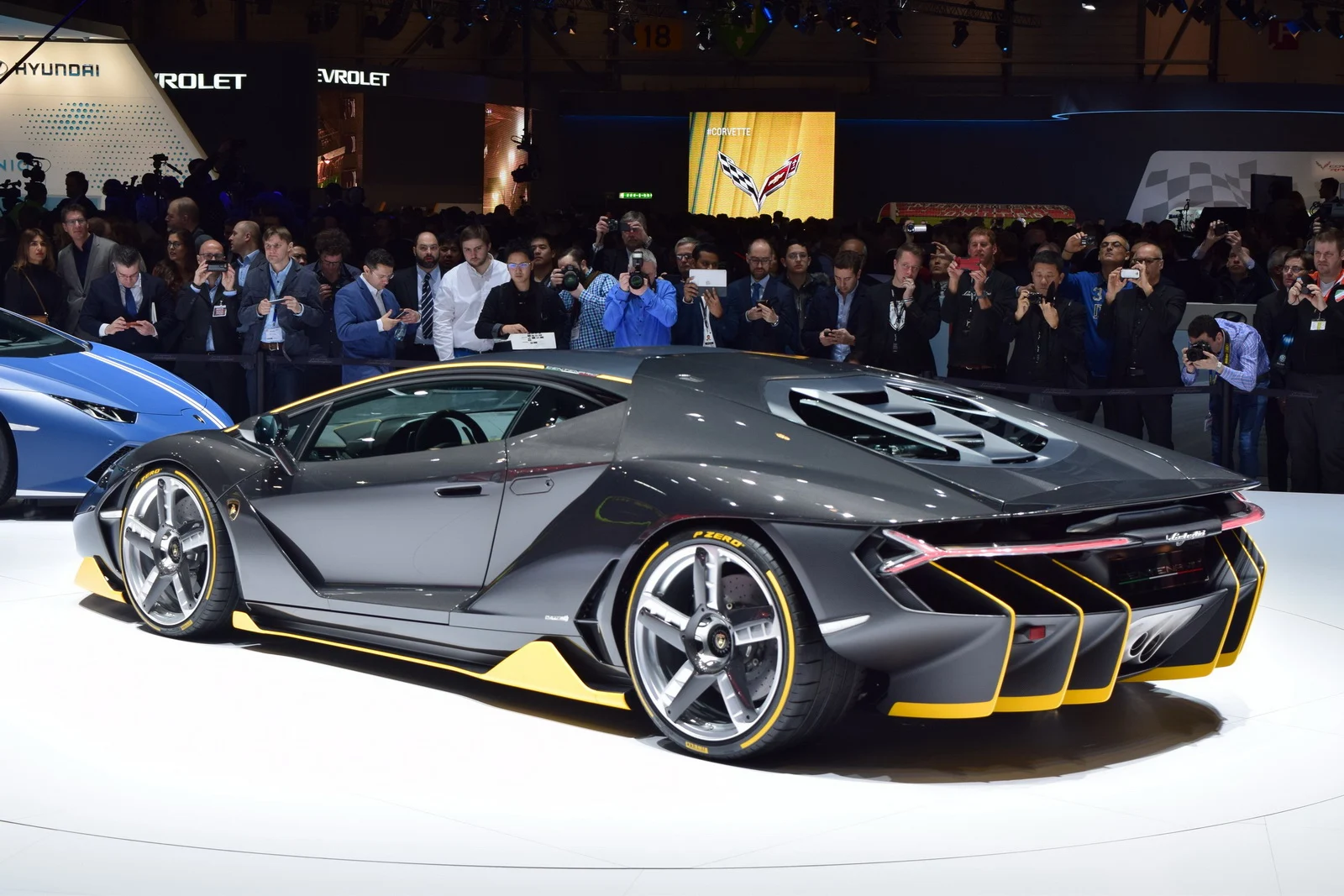 Siêu xe Lamborghini Centenario 2017