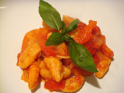 Red bell pepper gnocchi with red bell pepper-tomato sauce