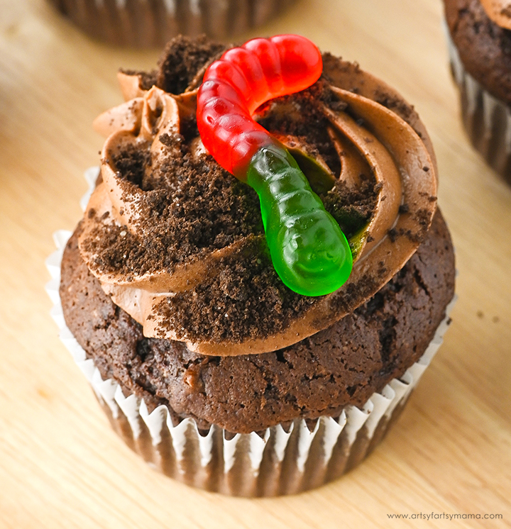 Dirt Cupcakes with Gummy Worms