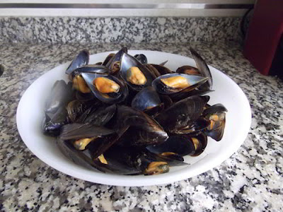 Steamed mussels