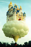 build castles in the air: construir castelos na areia, acreditar em algo . (disney castle )