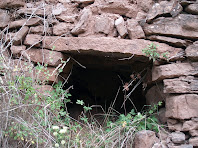 Detall de l'amagatall sota el Serrat del Moro