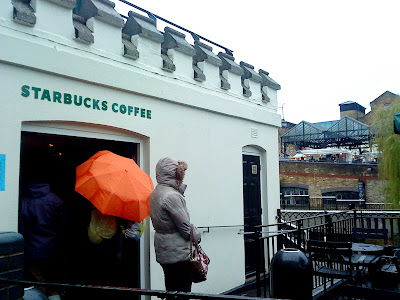 by E.V.Pita... London city walks: coffeshops, pubs and bars /  por E.V.Pita... Paseo por Londres de cafés, pubs y bares / por E.V.Pita... Volta polos cafés de Londres