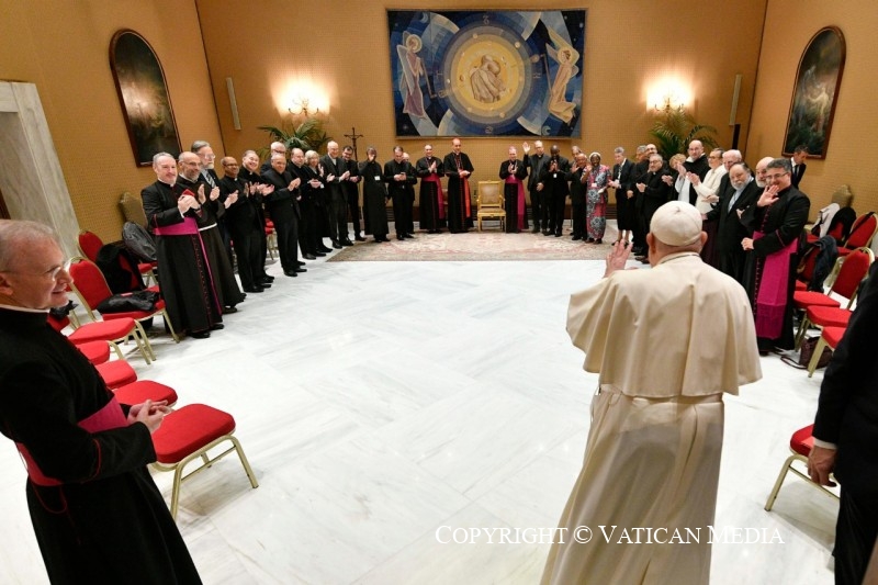 El Papa, con la Comisión Teológica Internacional