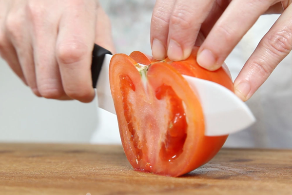The P600 Ceramic Knife