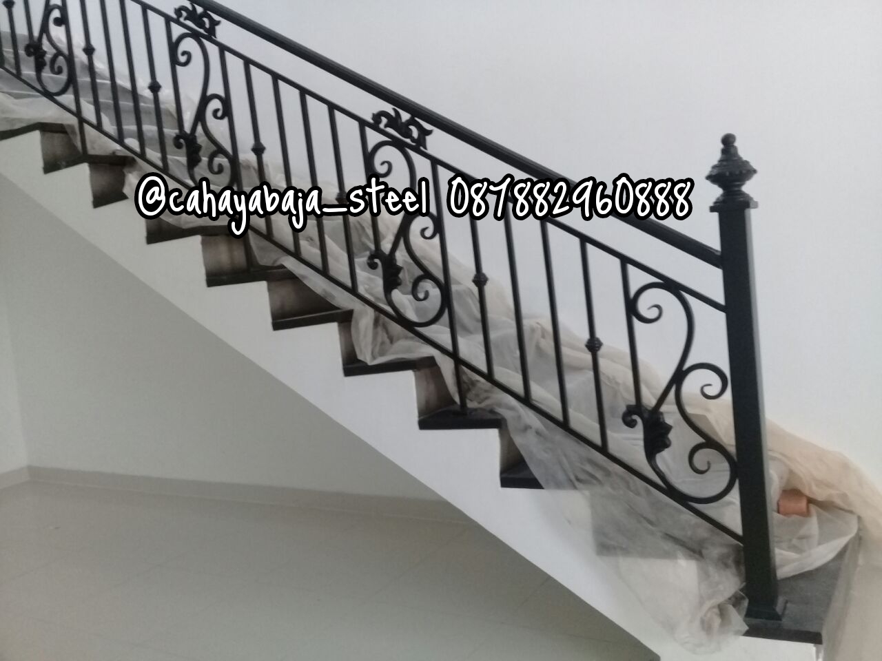 Besi Tempa Klasik RAILING  TANGGA  DAN BALKON BESI TEMPA 