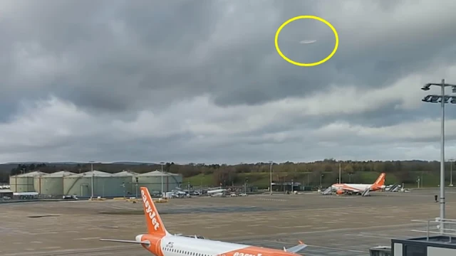 Silver-UFO-filmed-over-Gatwick-airport-on-the-20th-December-2018-the-day-when-drones-shut-down-the-airport.