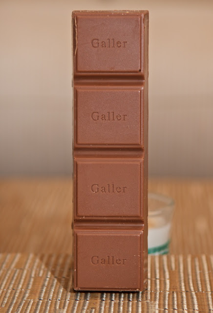 Chocolat Galler - Chocolat au Lait - Milk Chocolate - Praliné - Noisette - Hazelnut - Chocolat Belge - Belgian Chocolate - Cacao - Dessert - Le Bâton Croustillant - Lait Galler - Biscuit - Food - Chocolat