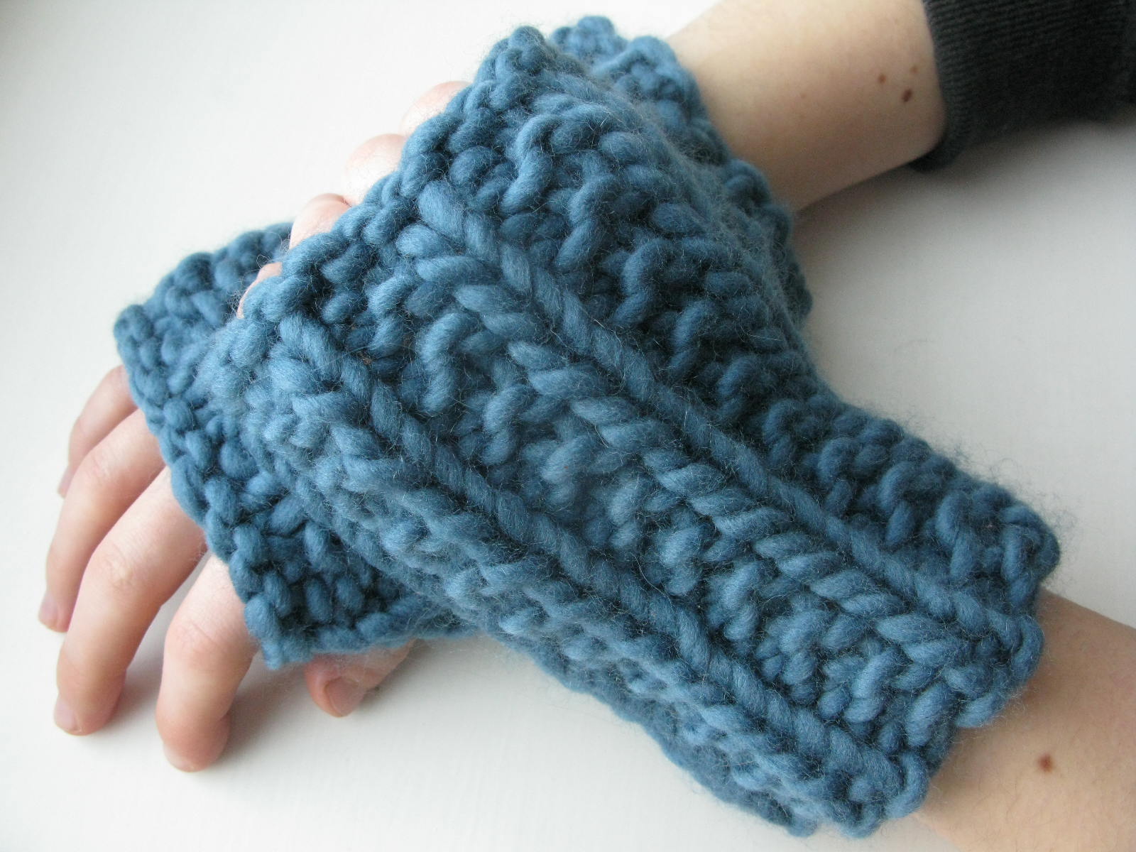 Download littletheorem: Carsaig Wristwarmers