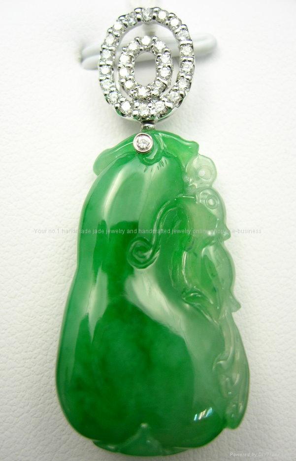 Jade Necklaces on Jade Necklace  White Gold Jade Pendants