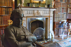 Hughenden Manor, interior, National Trust, 18th century, Victorian, library, visit, Uk, Buckinghamshire, photo, photography, inside, Benjamin  Disraeli, prime minister  